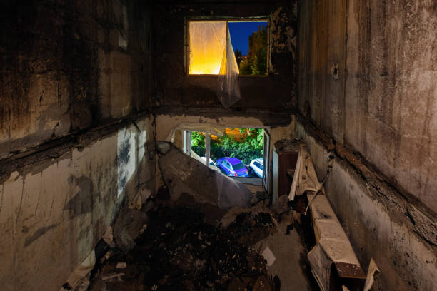Очистка квартиры после пожара: устранение следов дыма и пепла
